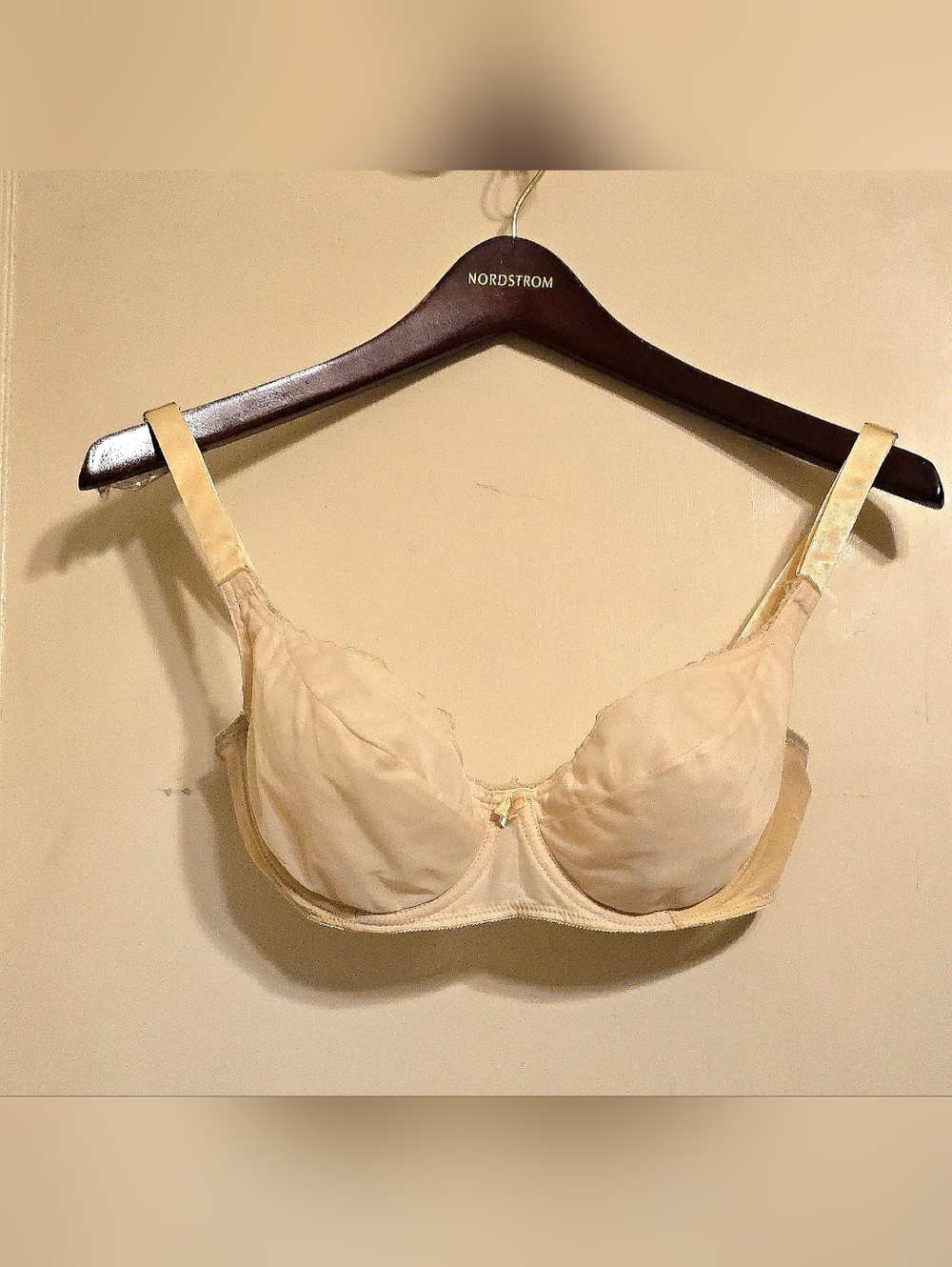 Vintage 1960s Vanity Fair Nude Beige Lined Underwire Bra